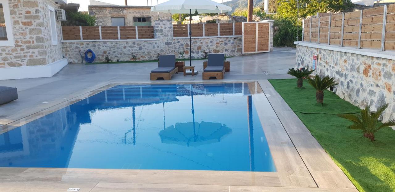 Double Bee With Private Pool Agios Konstantinos (Crete)